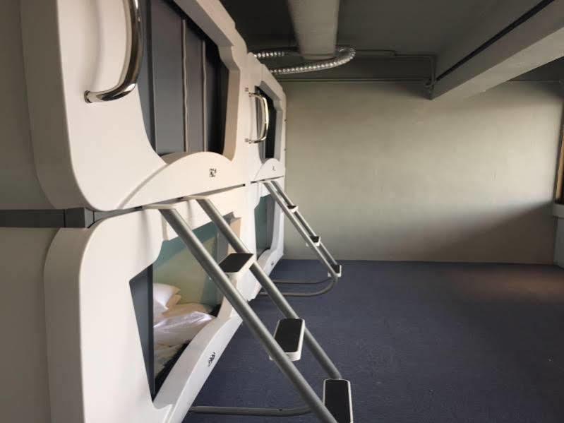 Time Capsule Hotel Capsule hotel 2*